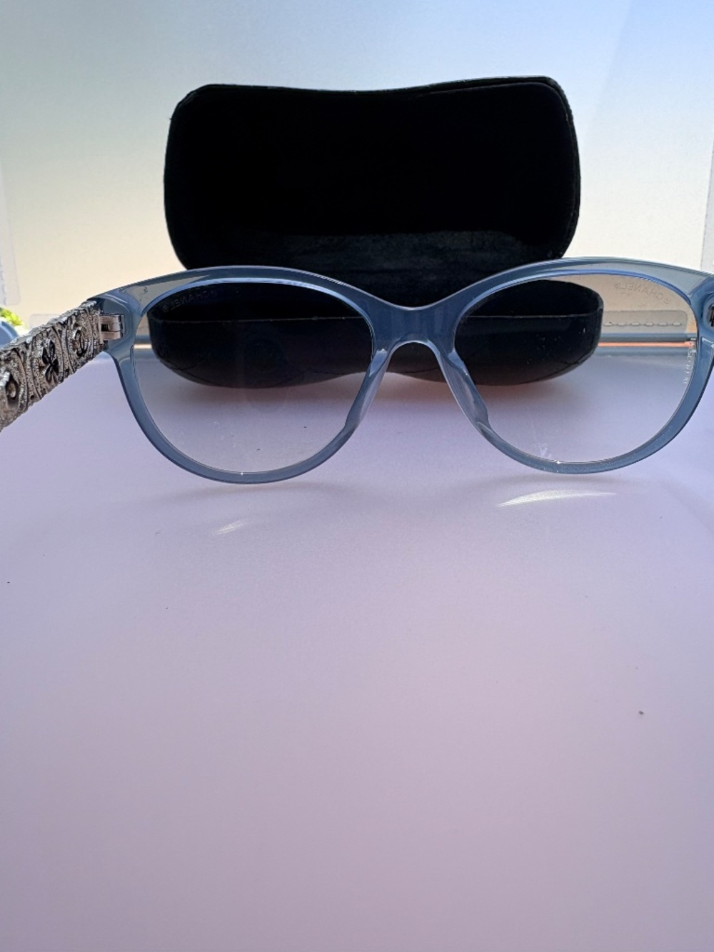 Chanel • Bijou collection butterfly sunglasses • Blue Frame Sunglasses - Picture 4 of 16